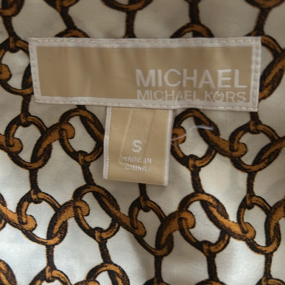 Michael Kors White Gold Chain Blouse w/gold buttons. - Picture 8 of 8